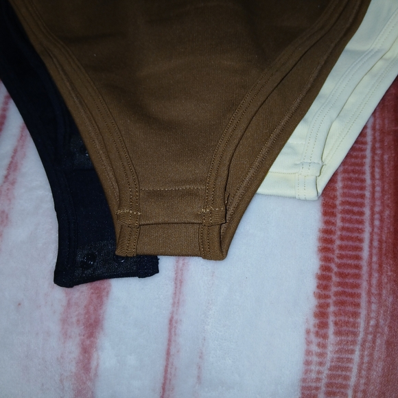 Nwot OQQ Bodysuits 3pck Size Large - Picture 8 of 13